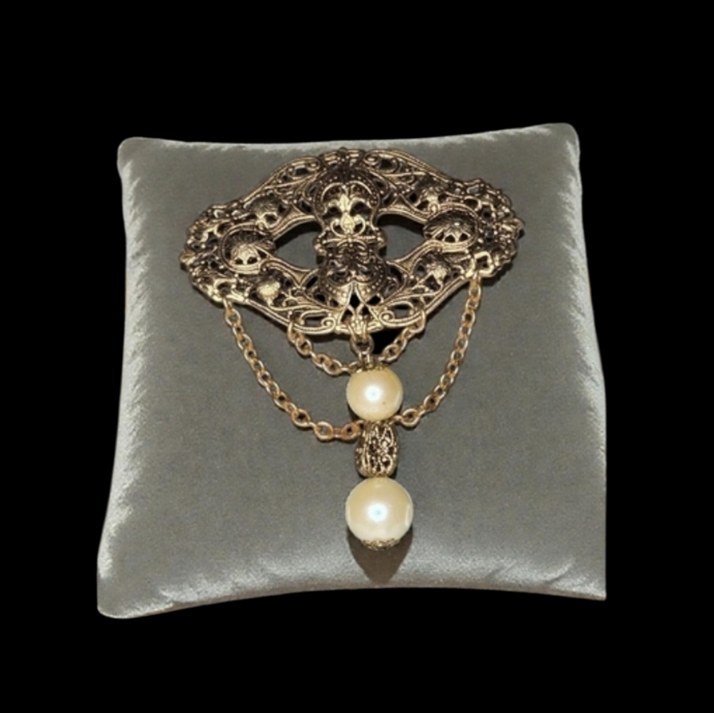 Early Mid-Century Brass Filigree Brooch